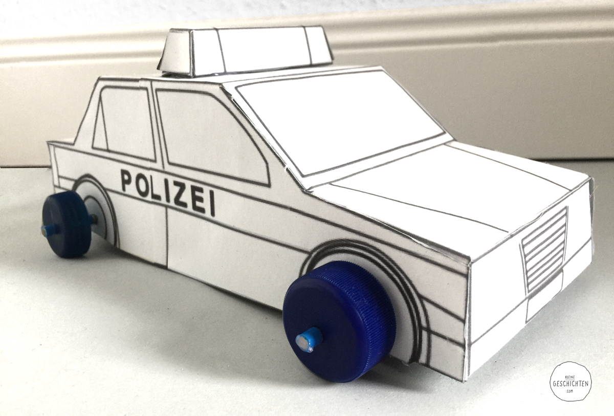 Polizei-Auto-02-selber-basteln-Kleine-Geschichten-Basteln-mit-Kindern-DIY-Anleitung-Polizeiparty
