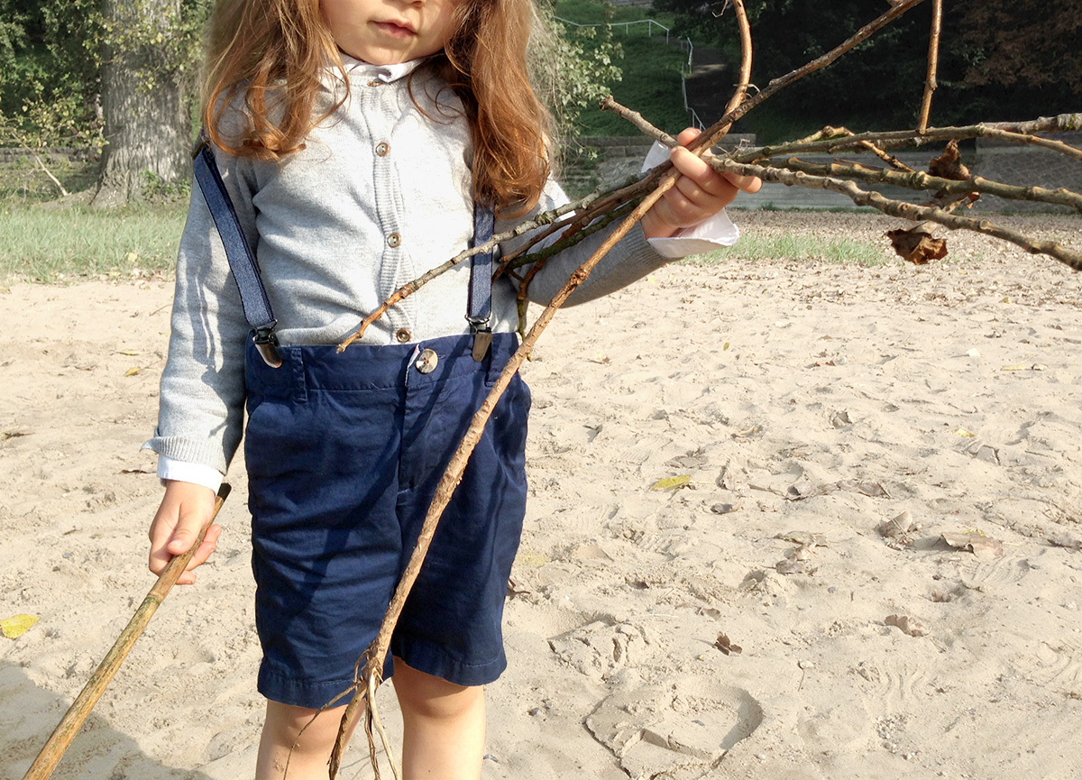 Kleidung Kinder - Herbst - Outfit - Abenteuer Outfit für Kinder - Hand in Hand die Welt entdecken - Kleine Geschichten