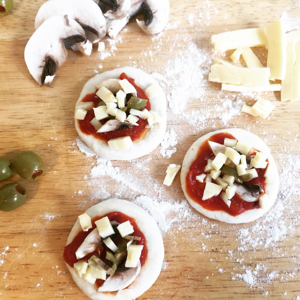 kleine-pizzen-zum-mitnehmen-ausfluege-mit-kindern-snacks003